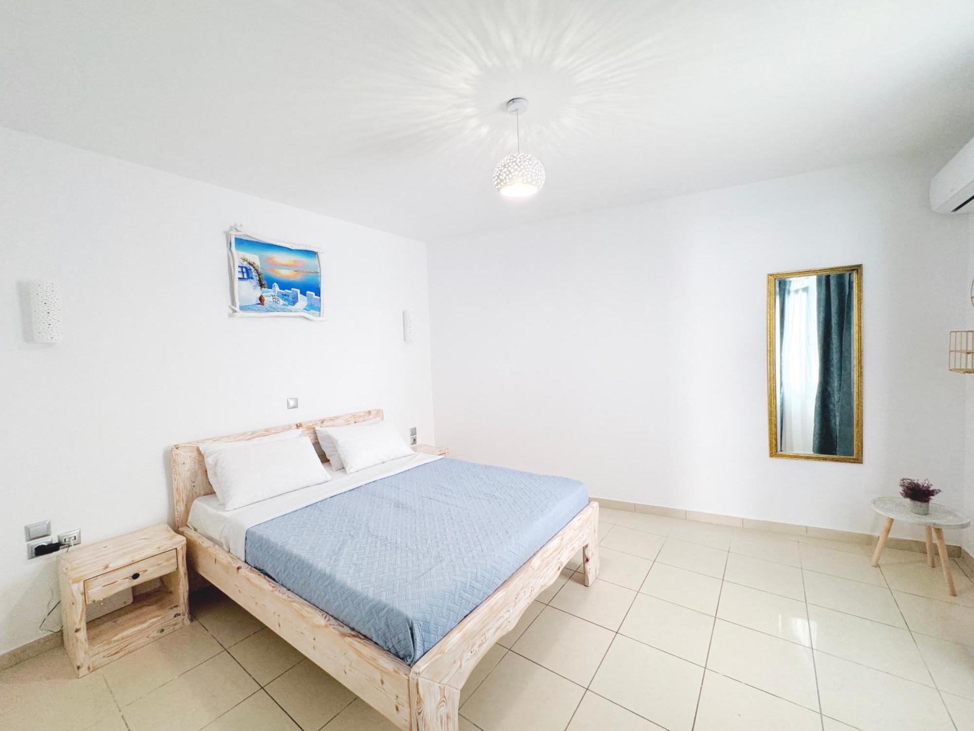 Fira Deluxe Apartment Exterior photo